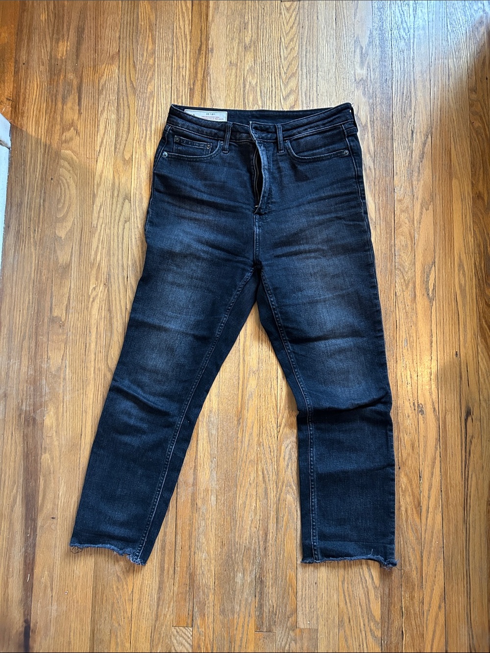 GAP Women’s Black Slim Straight Jeans